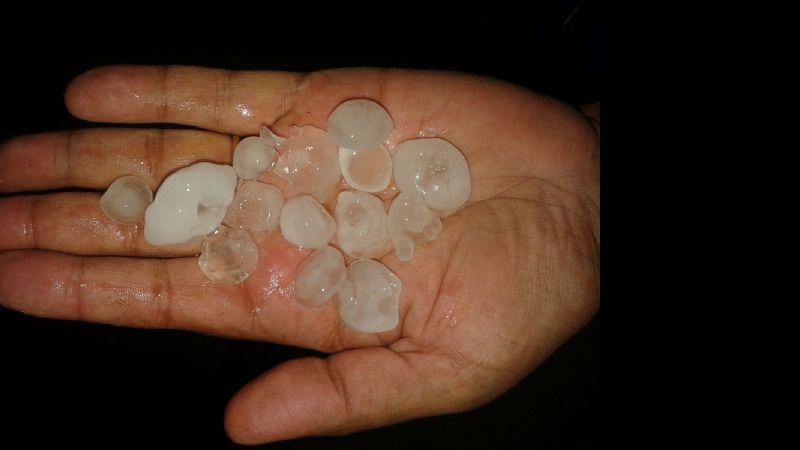 Cayó granizo en Guayamba