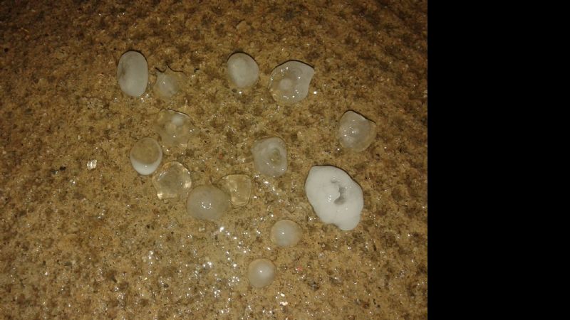 Cayó granizo en Guayamba