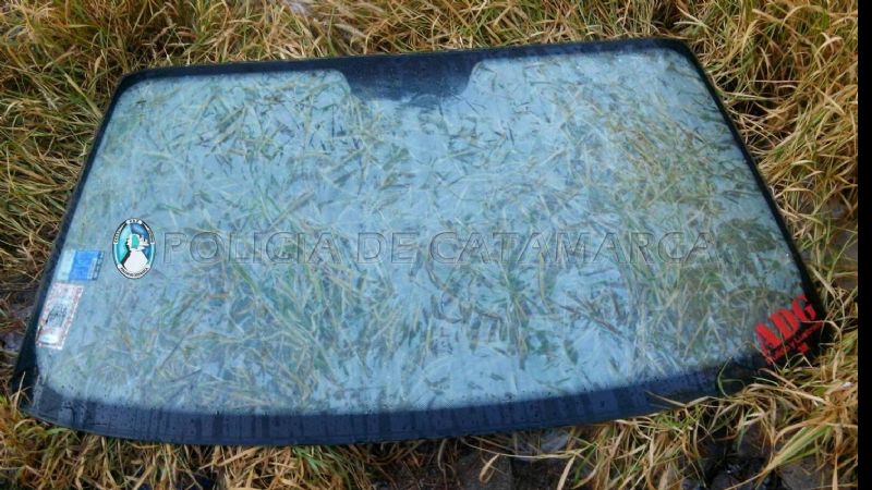 Recuperan el parabrisas de un auto robado en la zona Oeste