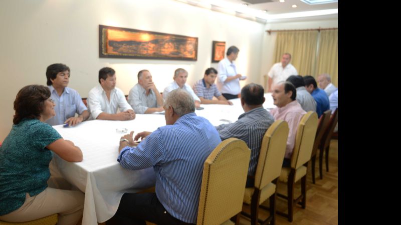 La gobernadora se reunió con senadores