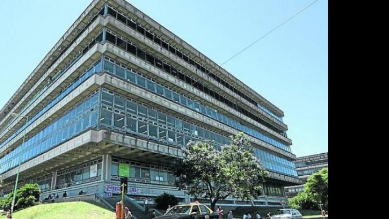 Los estacionamientos de la UBA comenzarán a ser arancelados