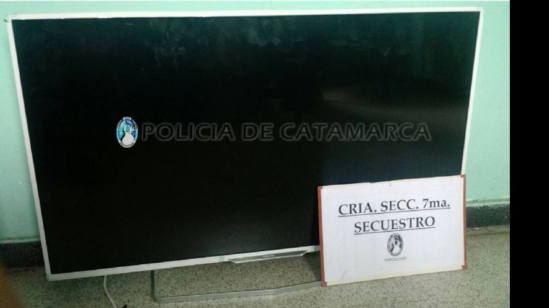 Mujer entregó a su hijo tras robar un LCD