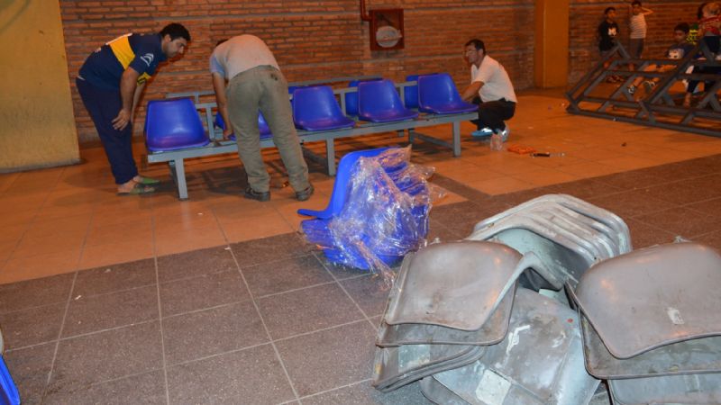 Se renuevan las sillas del sector de espera en la Terminal