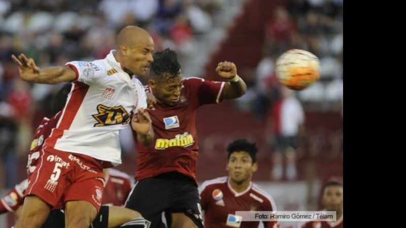 Huracán juega ante Caracas su chance de ingresar a la zona de grupos