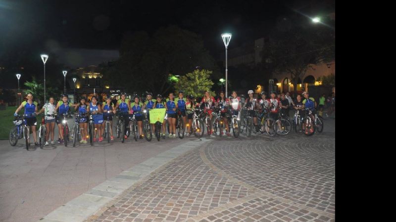 Las mujeres atletas coparon el centro de la ciudad en su día