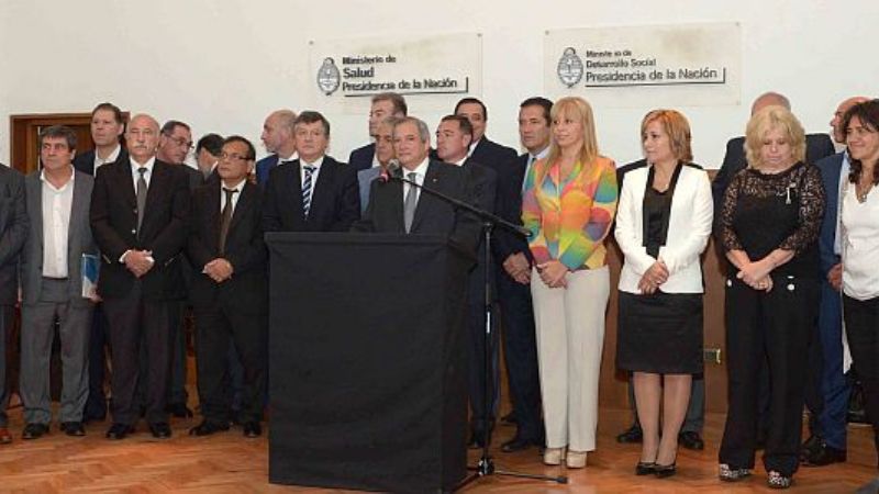 Cumbre de ministros confirma 10 mil casos de dengue en el país