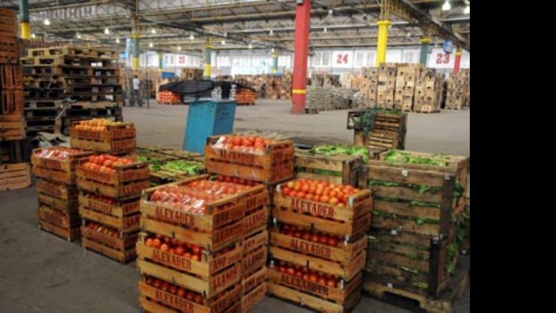 Puestero asegura que le robaron casi 30 cajones de frutas y verduras
