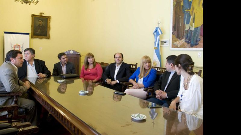 Autoridades nacionales en Casa de Gobierno