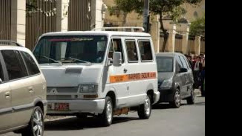 Pocos vehículos habitados para transporte escolar