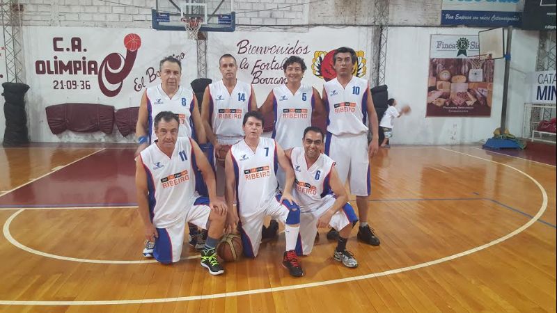 Riveiro/Juventud venció a Red Star en el arranue del maxibásquetbol