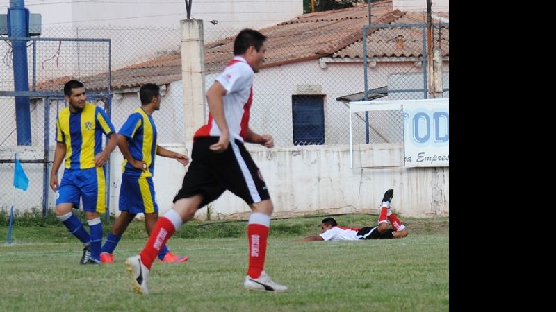 La Villa ganó por el oportunismo de Sigampa y Chazarreta, y la seguridad Cangi