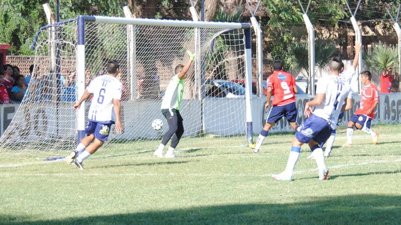 El “Diablo” goleó a Esquiú, y el “Sagrado cayó en Andalgalá