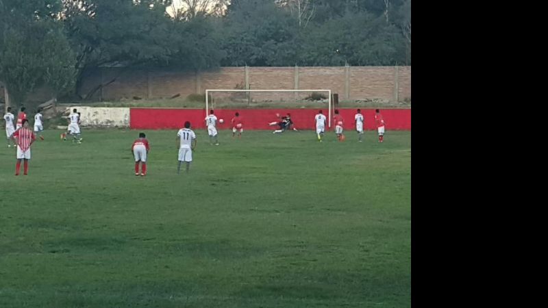 El “Rojo” no pudo de local y perdió ante Central Norte de Tucumán por 4 a 2