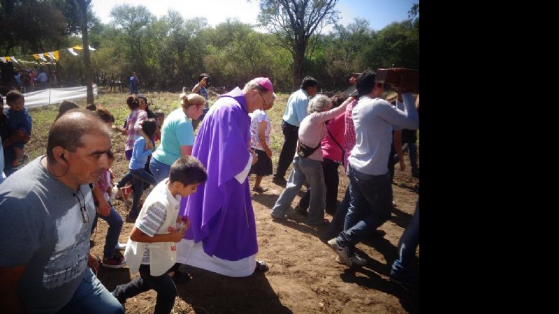 El Obispo bendijo el terreno donde construirán un templo dedicado al Cura Brochero