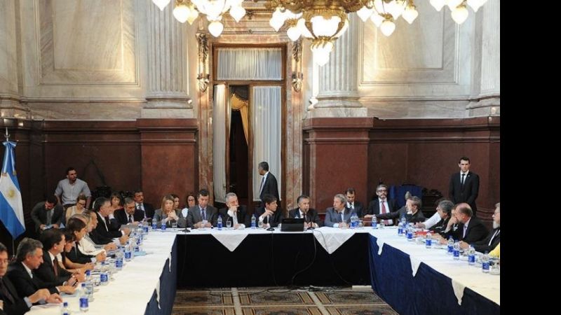 Gobernadores expresaron en el Senado su apoyo al acuerdo con los holdouts