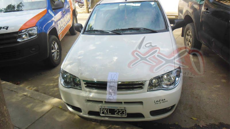 Llevaban dos terneros vivos en el baúl de un auto