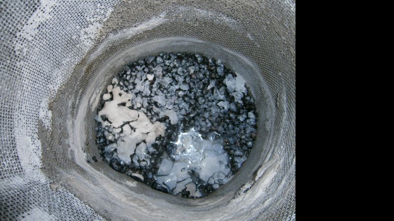 Rocas alteradas: una solución química para sanear el agua