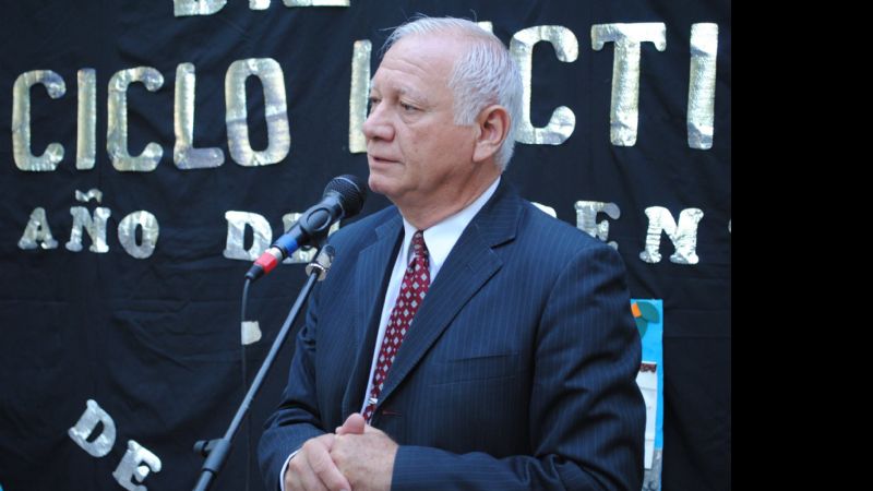 Jalile firmó el aumento del 15%