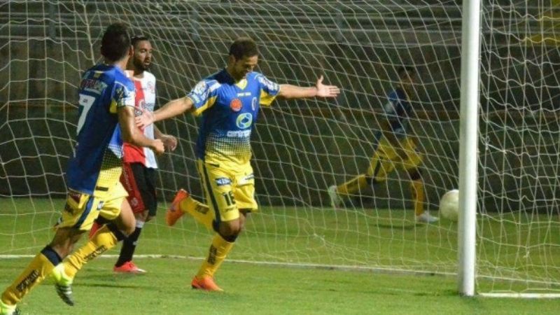 Policial empató 1 a 1 con Amalia y cerró líder e  invicto la primera rueda