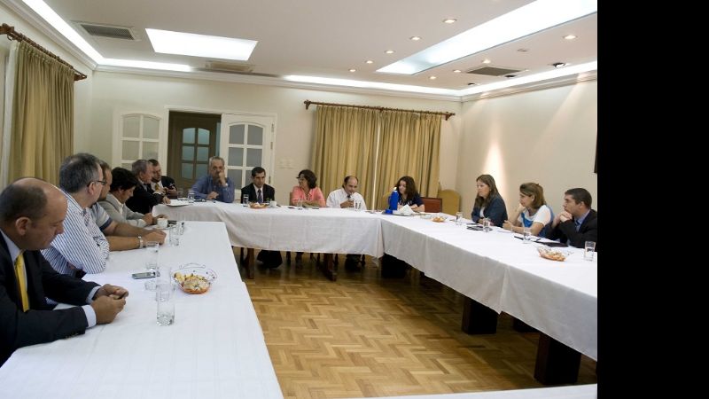 Corpacci reunió a todo su gabinete y pidió más "prudencia" con los gastos