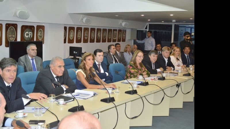 Gobernadores peronistas reclamaron por la coparticipación