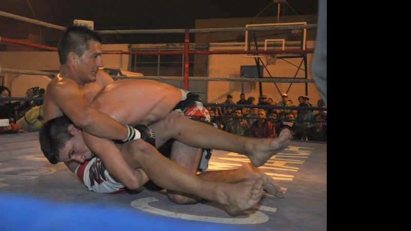Exitoso encuentro de kick boxing y artes marciales en el Club Hindú