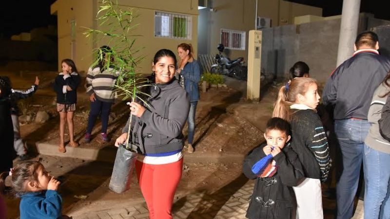 Entusiasta participación de vecinos en la “Serenata en Valle Chico”