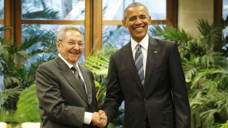 Momento cumbre de la gira de Obama en Cuba: se reúne con Raúl Castro