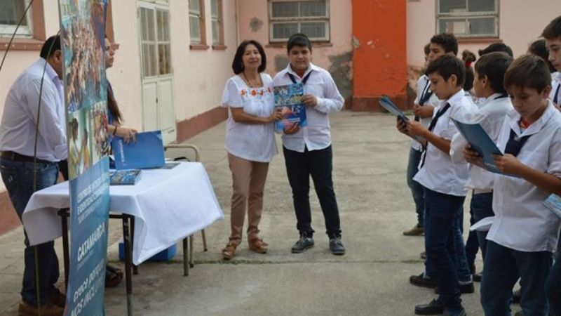 Alumnos del interior comienzan a recibir gratis su certificado de salud