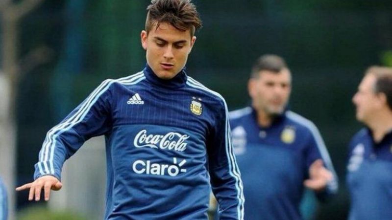 Paulo Dybala fue desafectado por lesión y regresa a Italia