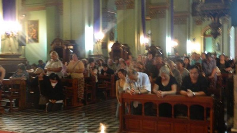 El Obispo presidió la Adoración de  la Santa Cruz en la Catedral Basílica