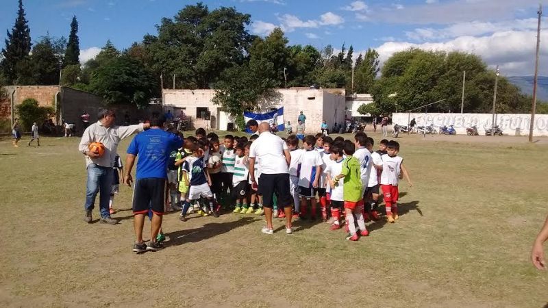 Sumalao “sopló las 90 velitas” con La Carrera y Los Sureños