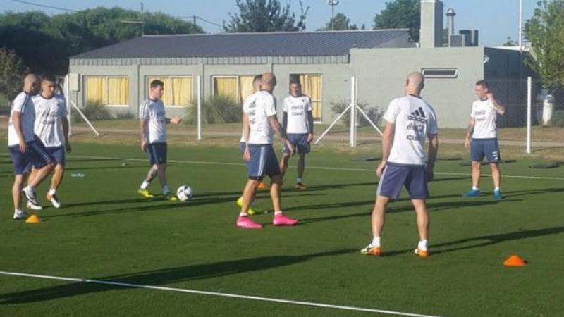 Martino ratificó los cuatro cambios para recibir a Bolivia	