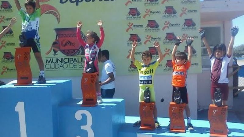 Empleados de Comercio apoya al pequeño ciclista Víctor Medina