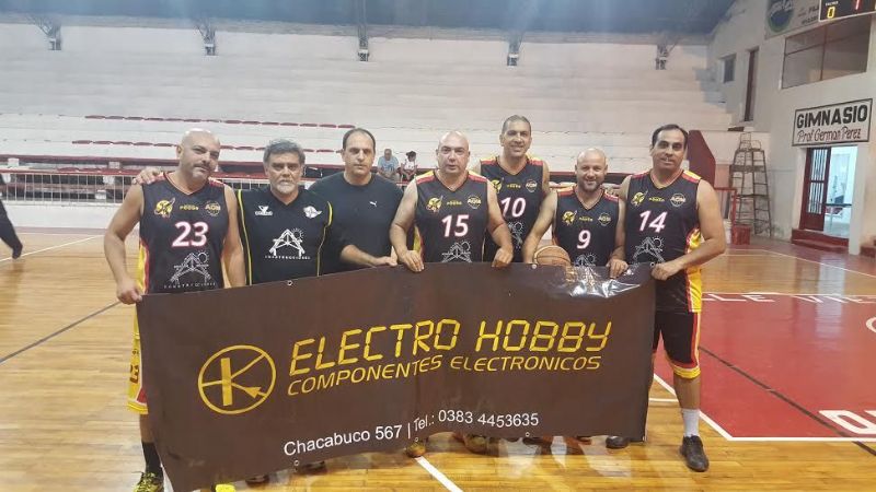 Red Star llegó a los 100 en triunfo sobre Aragón Construcciones