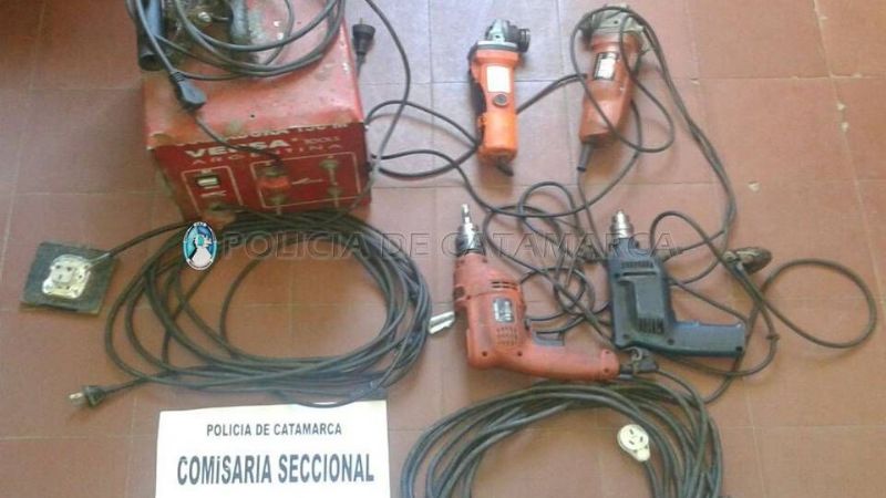 Secuestran elementos de dudosa procedencia