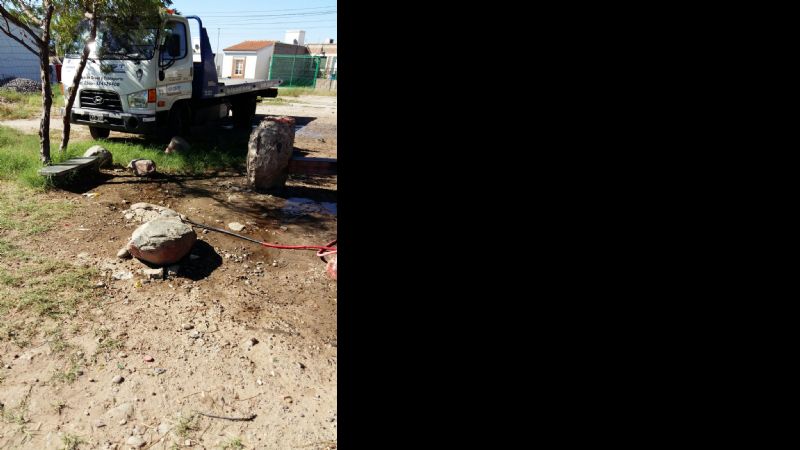 Derroche de agua potable en el sur capitalino