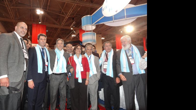 La Gobernadora en la apertura de la feria minera de Toronto