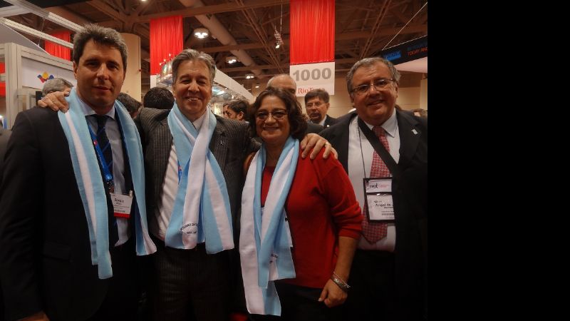 La Gobernadora en la apertura de la feria minera de Toronto