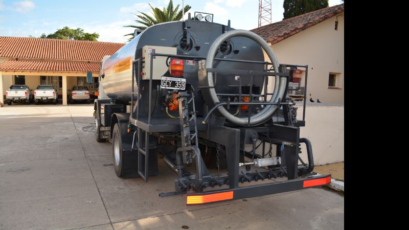 Nuevo equipo distribuidor de asfalto para Vialidad Nacional