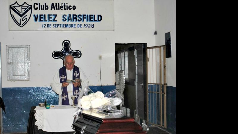 Emotiva despedida al “Coyoyo” Vega en la sede de Vélez