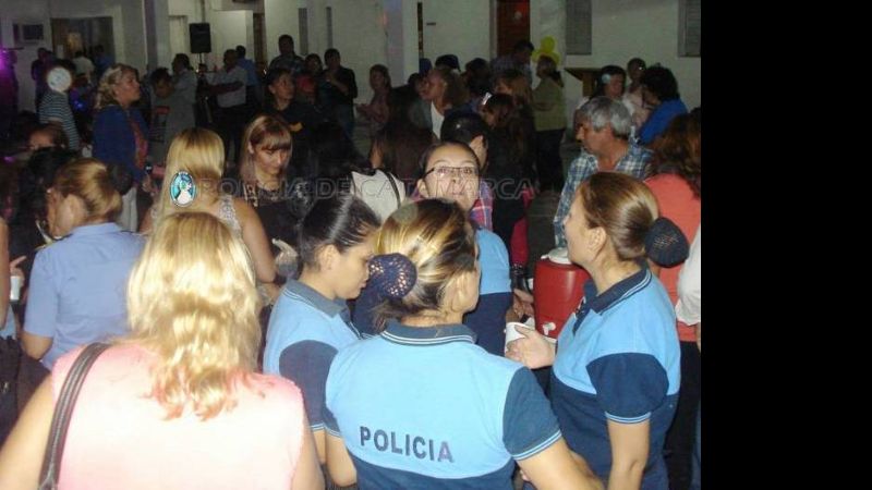 La Institución Policial, agasajó a las mujeres en su día