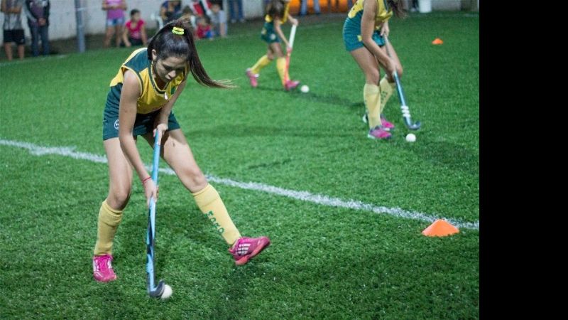 Se inauguró la nueva cancha de césped sintético para el club Chacarita