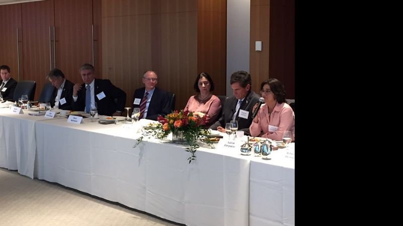 La Gobernadora en el cierre de la convención minera