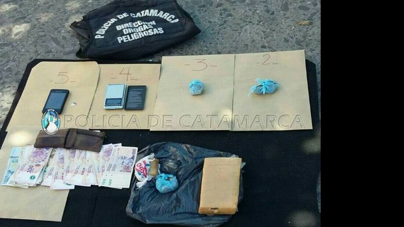En pleno centro, incautan casi un kilo de marihuana