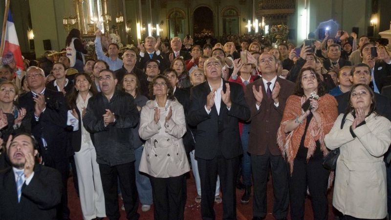 Lucía en la Procesión