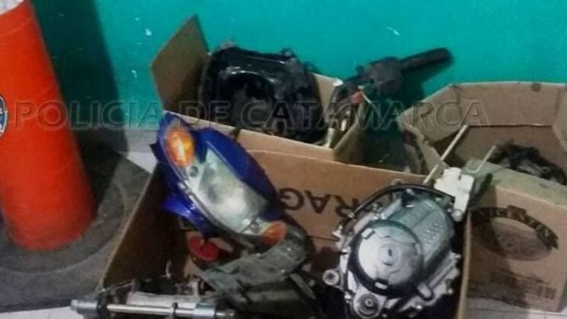 Secuestran moto partes en un taller clandestino en La Paz