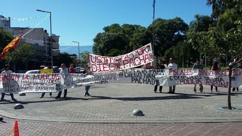 Cuestionan el silencio de Denett