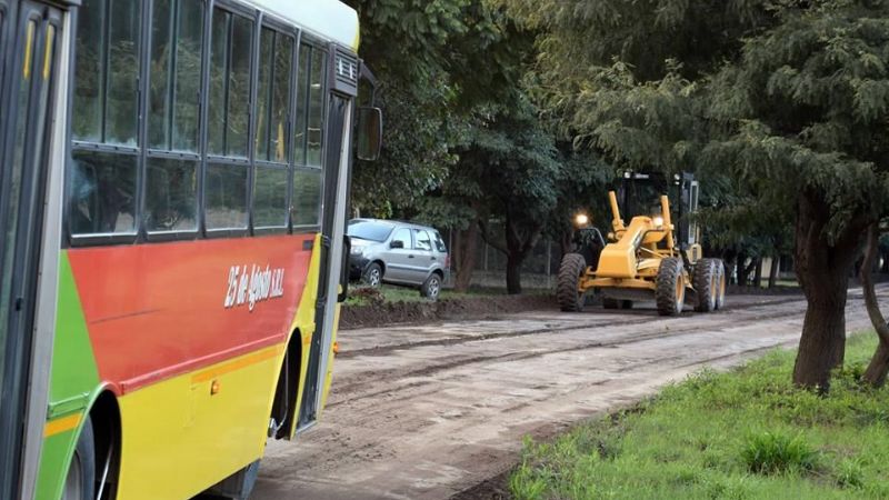 Arreglan calles en FME tras las lluvias