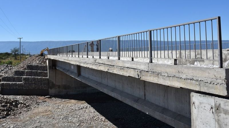 López Rodríguez inspeccionó avances en el puente de Valle Chico